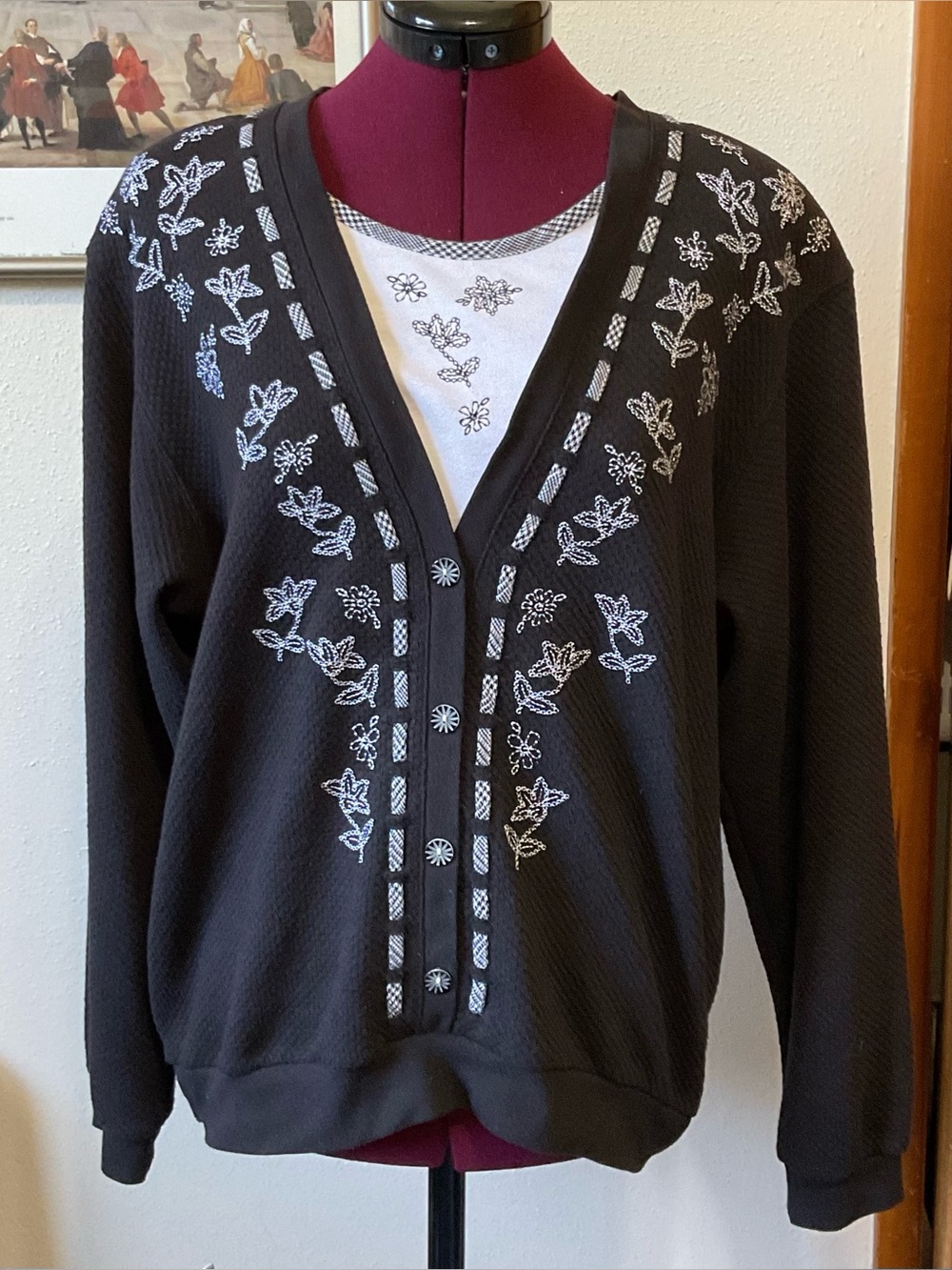 Vintage Koret Embroidered Floral Black Pullover Sweater